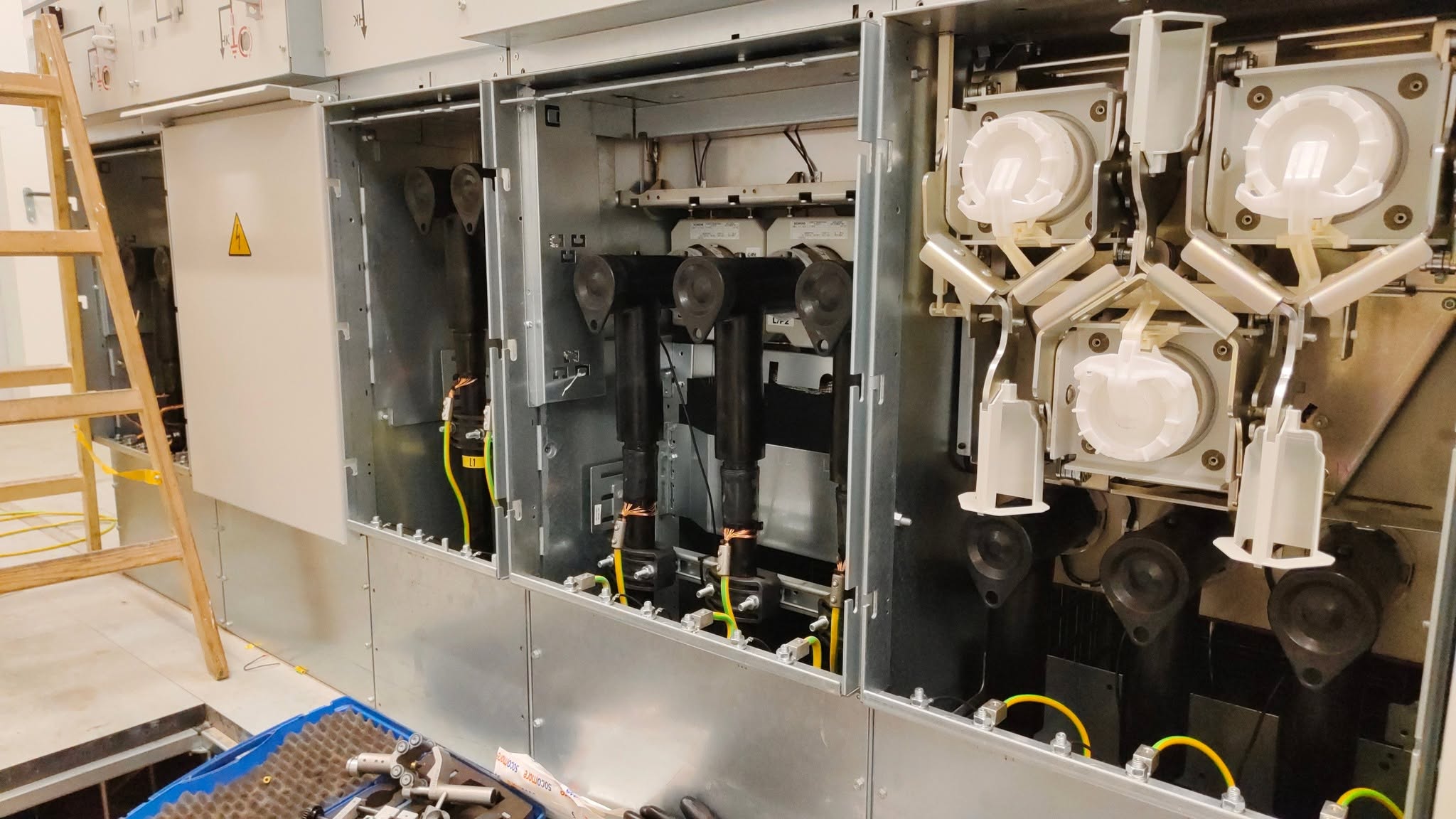 Hochspannungsanlage mit Kabelendverschlüssen bis 36 kV